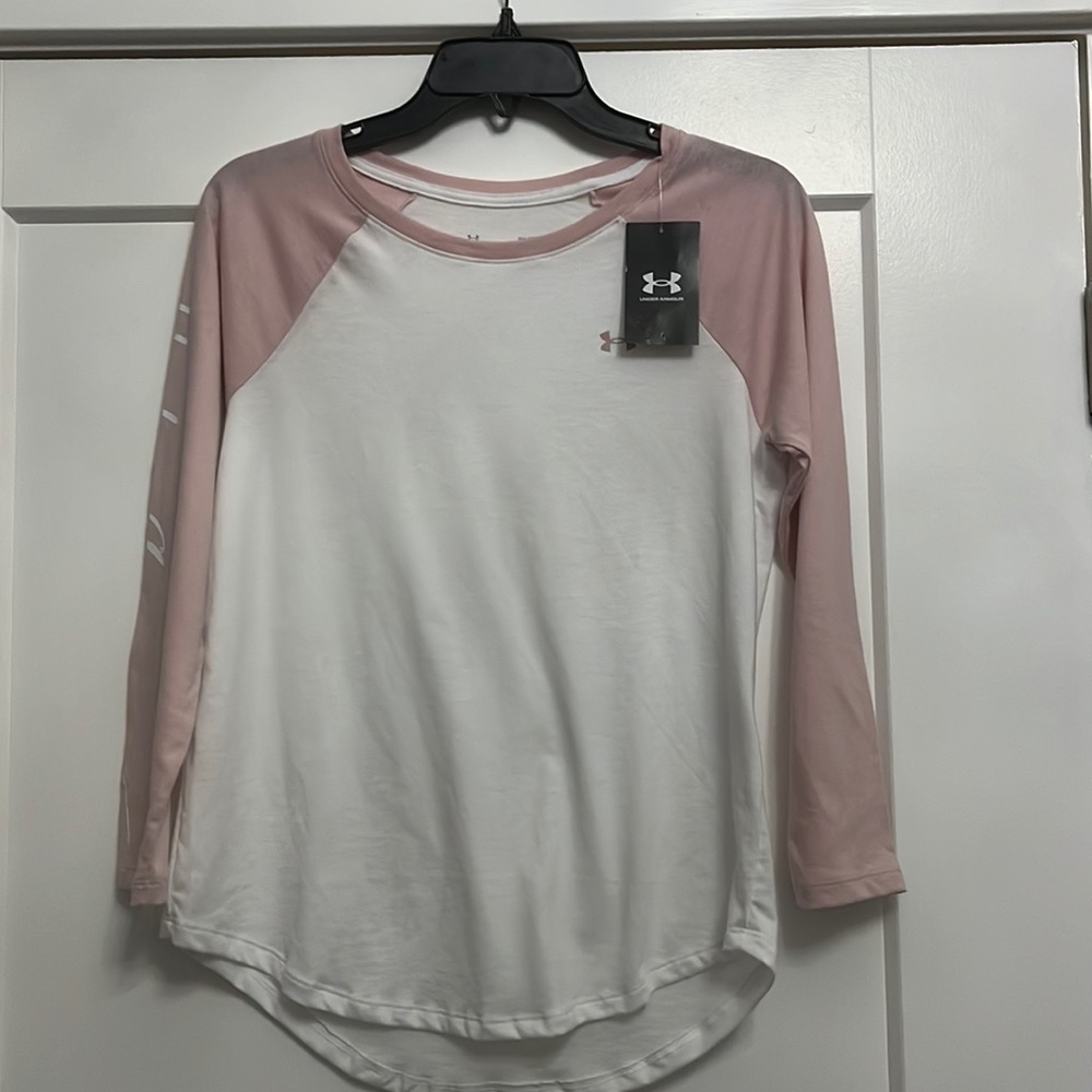 Under Armour Women’s script baseball long sleeve shirt
